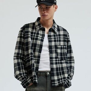 NWT Urban Outfitters BDG Men’s 100% Cotton Plaid Flannel Shirt Size Large